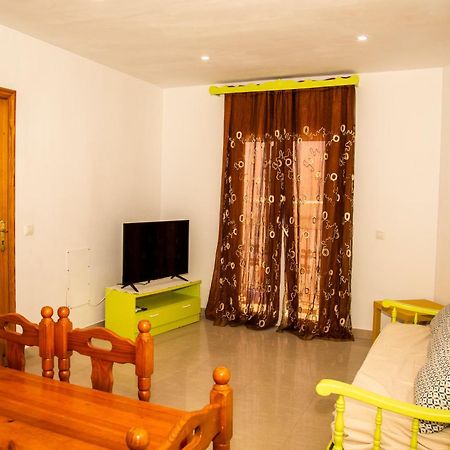 טורה Apartamentos Catalina מראה חיצוני תמונה